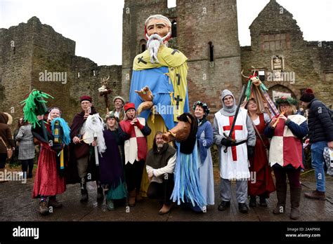 Ludlow, Shropshire, UK. 23rd November 2019. Ludlow Medieval Christmas ...