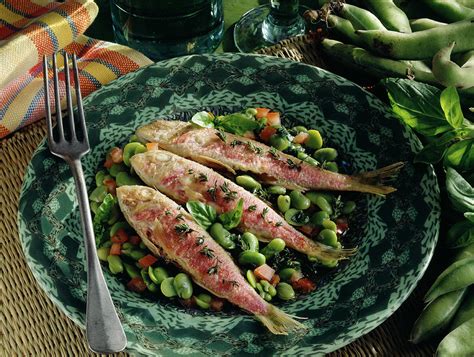 Rougets Poeles Sur Salade De Feves Au Basilic Grilled Red Mullets On A