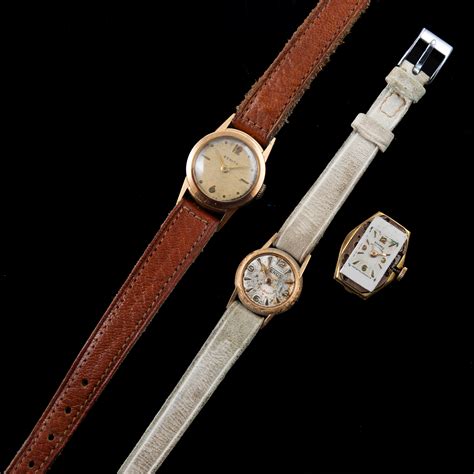 LOT OF TWO GOLD LADY WRISTWATCHES, ONE MOVEMENT AND A ORIGINAL VENUS