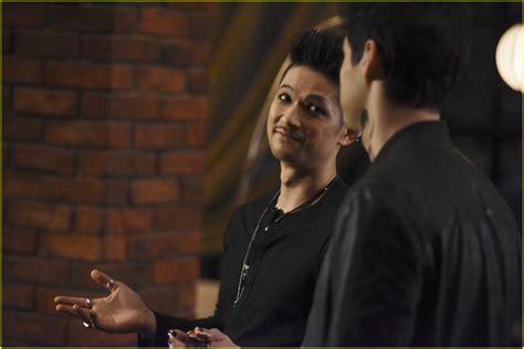 Shadowhunters Showrunner Responds To Controversial Malec Consent Scene Photo 1069281