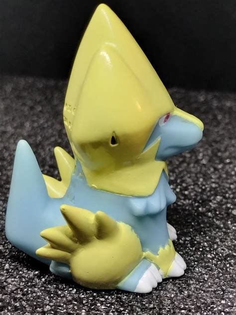 2004 Pokemon Finger Puppet Manectric Figure Gotta Catch Them All