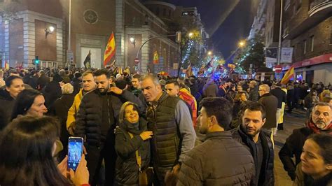 Manifestaciones Contra La Amnist A En Directo Tres Mil Personas Se