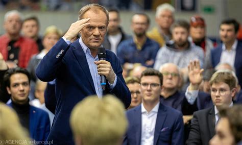 Donald Tusk Do Komisarza Ue Z Pis Ch Opie Podaj Si Do Dymisji Ten