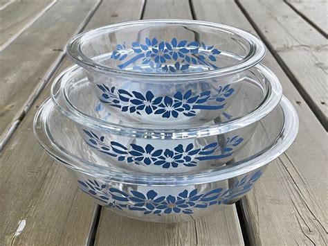 Set Of Three Vintage Pyrex Blue Floral Ribbon Clear Glass Nesting