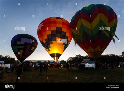 Preparing Middle Hot Air Balloon For Flight Stock Photo Alamy