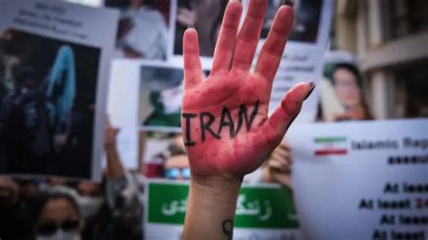 Irán Emite La Primera Condena A Muerte Por Las Protestas Que Sacuden El País