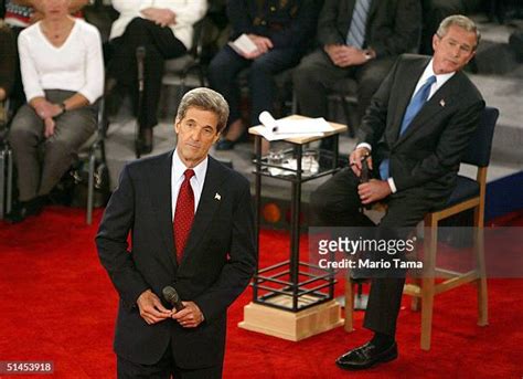 George W Bush John Kerry 2004 Photos and Premium High Res Pictures ...