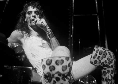 15 Photos Of The Wildest Live Shows In Rock History Ebaums World