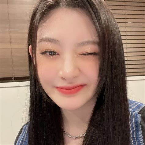 Yoon Seeun Stayc Selca Icon Pfp Kpop Icon Kpop