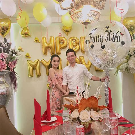 Top HHVN kể lại giây phút đầu gặp mặt hot boy cảnh sát qua mai mối