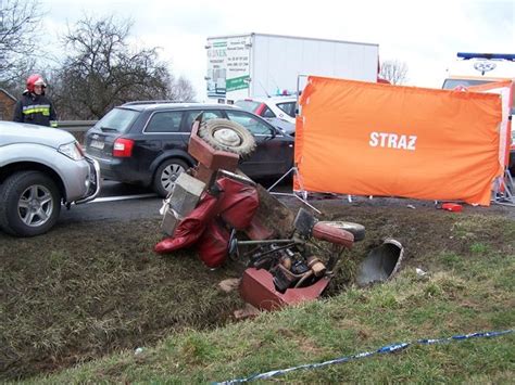 Zderzenie ciągnika rolniczego z audi Nie żyją dwie osoby Nowiny