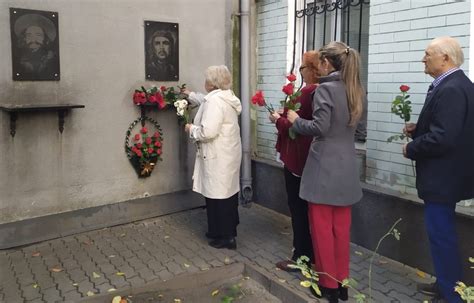 En Ucrania Rinden Homenaje Al Che Guevara A A Os De Su Muerte