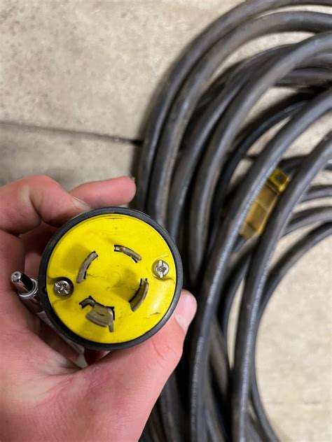 HEAVY DUTY EXTENSION CORD - Cornerbids