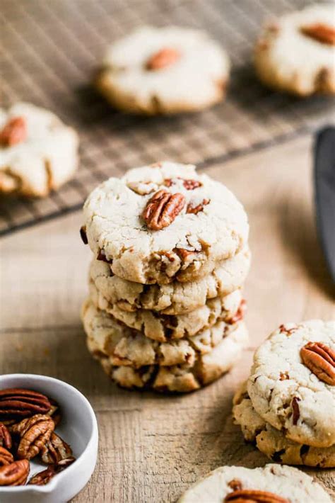 Easy Pecan Sandies - Tastes Better from Scratch