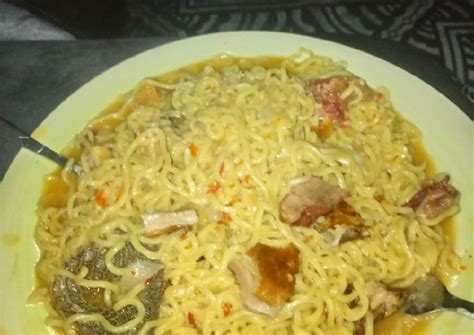 Indomie Jollof Recipe By Nafeesa Nuhu Cookpad