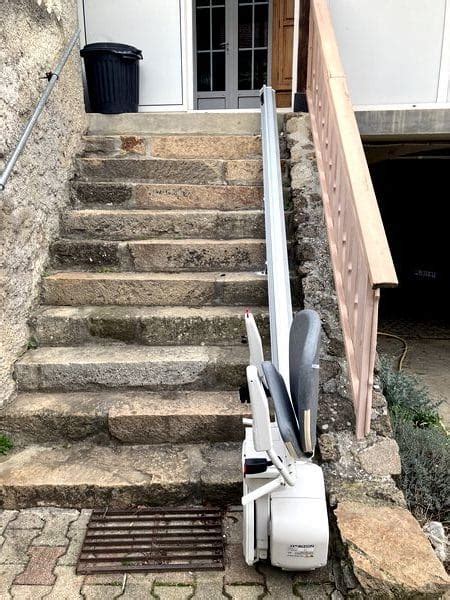 Installation D Un Si Ge Monte Escalier Droit Ext Rieur Bogy Pr S D