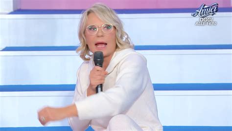 Uomini E Donne Maria De Filippi Ha Dubbi Su Gemma Galgani E Un