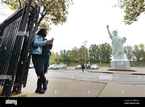 Ciudad de Nueva York EE UU 28 de octubre de 2020 Una réplica de la