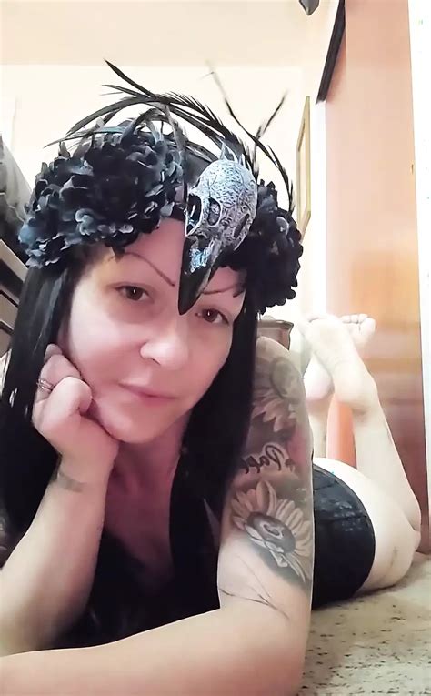 Mmm Worship My Feet And My Ass Send Because To Know They Make You Hard XHamster