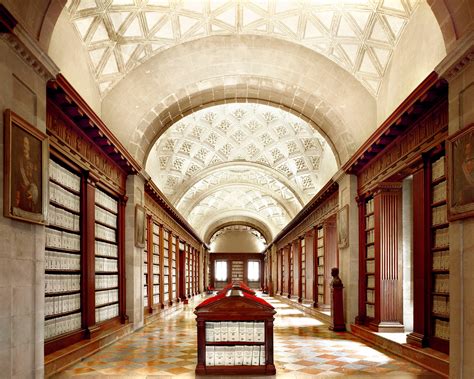 Enchanting Pictures Of Beautiful Libraries Around The World