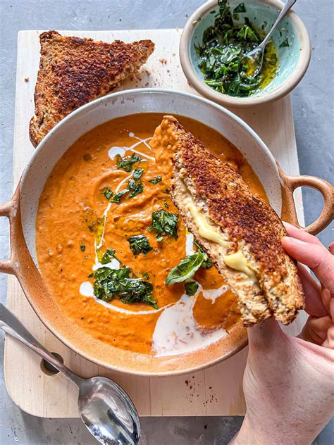 Easy Roasted Tomato And Garlic Soup Lucy And Lentils