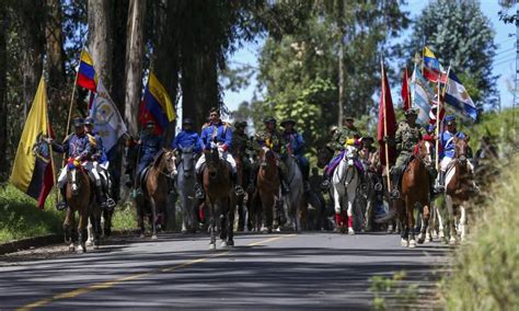 Cabalgata Bicentenaria Para Conmemorar La Batalla Del Pichincha Llega A