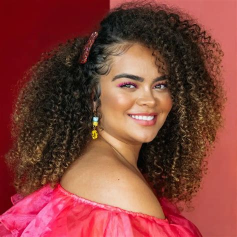 Contratar Nina Gabriella - ZYB Produções Artísticas | Contratar um ...