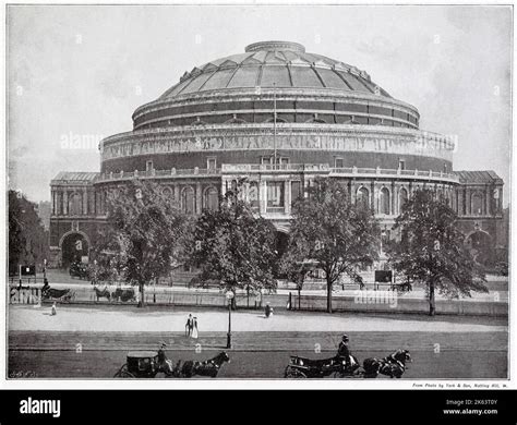 Royal Albert Hall Style Renaissance Italienne En Briques De Terre