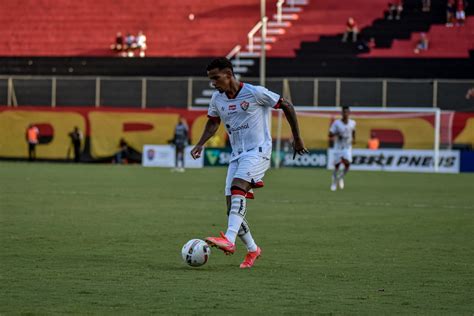 Londrina acerta contratação do lateral esquerdo Gustavo Salomão ex