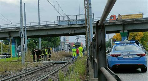 Bimba Di 12 Anni Investita Dal Treno A Un Passaggio A Livello A Padova