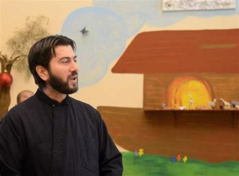 Συγκινεί η μαρτυρία 25χρονου που έζησε στη δομή: «Ο πάτερ είναι Άγιος ...