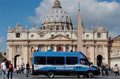 Policía irrumpió en orgía gay con drogas en apartamento del Vaticano Actualidad