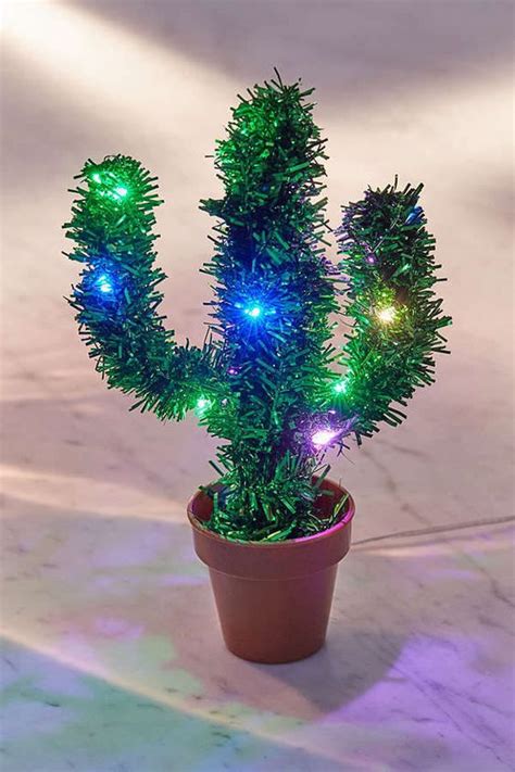 Ideas para decorar tu casa con cactus navideños muy lindos