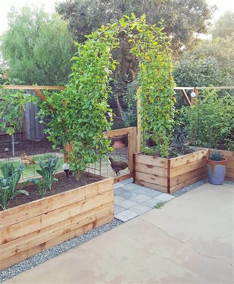 30 Ideas For Using Wood To Decorate Your Garden