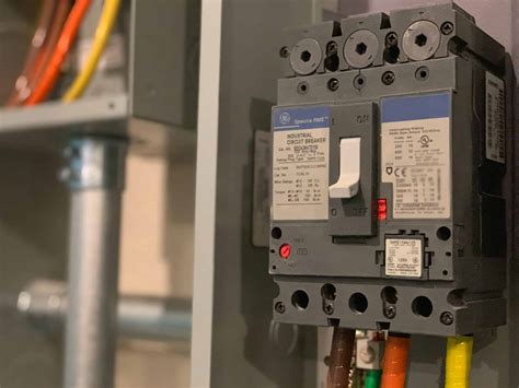 What is an Electrical Switchgear? Basics & Voltages Breakdown - C&C ...