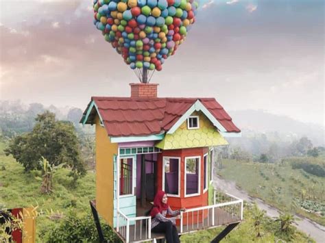 Pondok Pinus Palutungan Kuningan Suguhkan Pemandangan Cantik Ala