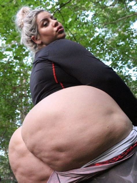 Bbw Natasha Crown Gives Her Huge Boobs And Butt An Airing Outdoors Photos