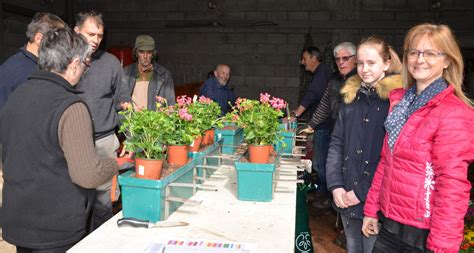 Le Mazet Saint Voy Une vingtaine de bénévoles ont fleuri le village