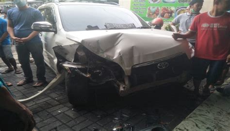 Info Viral Toyota Rush Serempet Nissan Serena Dan Tabrak 3 Motor Baru