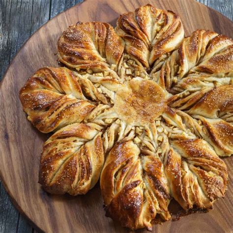 Spiced Apple Star Bread Recipe Hostess At Heart