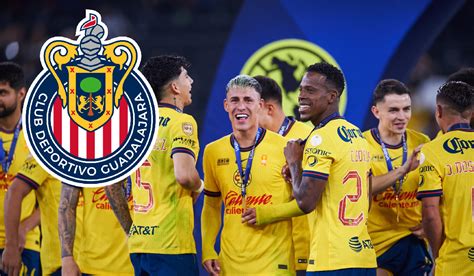 Chicote Calder N Se Burla De Chivas Mientras Carga El Trofeo De Campe N