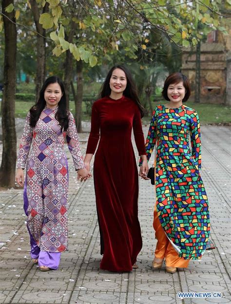 Vietnamese Women Wearing Traditional Costume Ao Dai Pose For Photos In