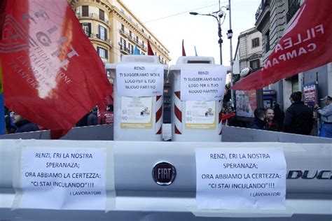 Sciopero Generale La Protesta A Napoli In Tre Cortei La Repubblica