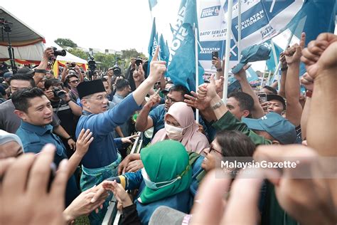 Azmin Ali Amirudin Shari Calon P 098 Gombak PRU15