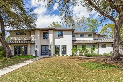 Pro Golfer Bryson Dechambeau Is Selling His Dallas Mansion For M