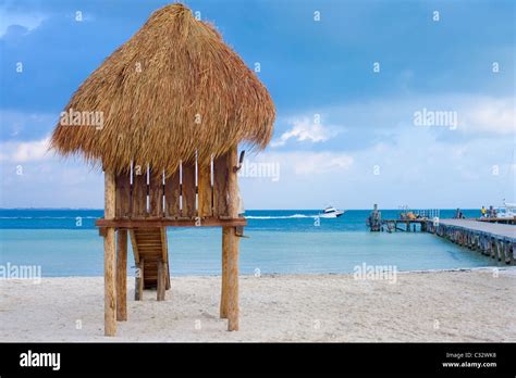 Beach scene in the Caribbean Stock Photo - Alamy