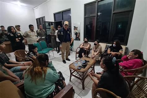 Satpol Pp Bongkar Bisnis Prostitusi Online Berkedok Homestay Di Depan