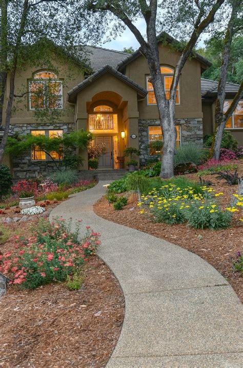 Budget Friendly Ideas For Front Yard Landscaping Of Your Outdoors