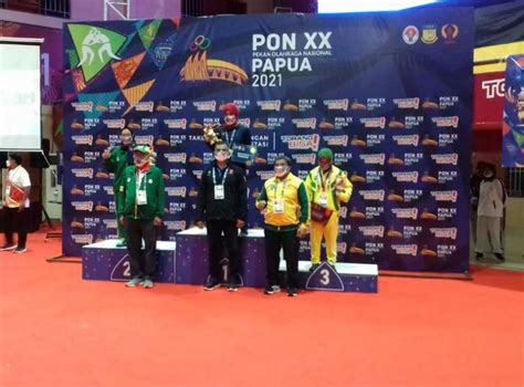 Pegulat Putri Jabar Raih Medali Emas Pon Xx Papua