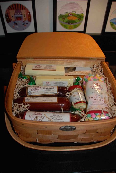 Ladybug Crossing Hickory Farms Picnic Basket